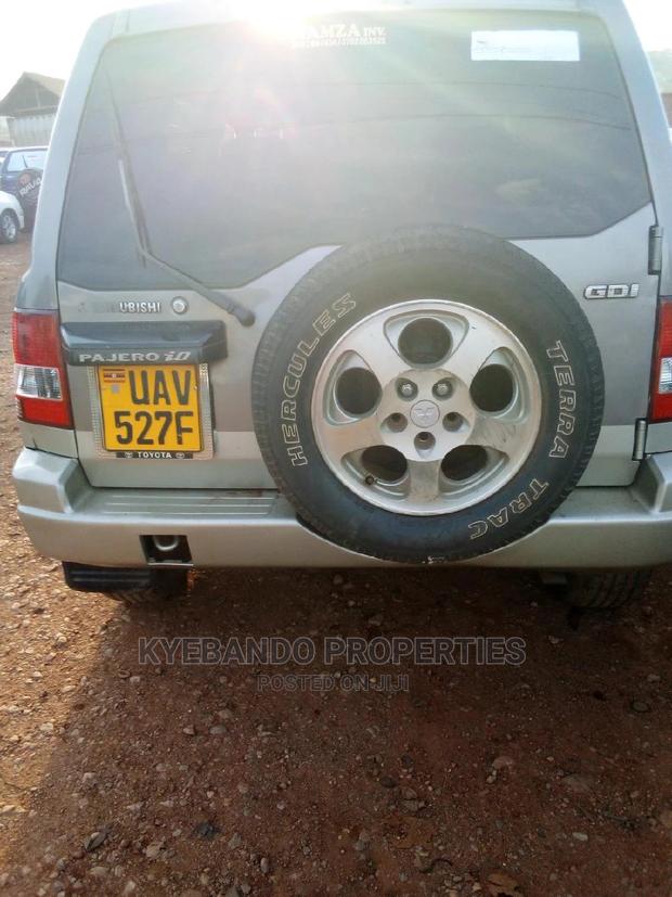 Mitsubishi Pajero 2002 Gray