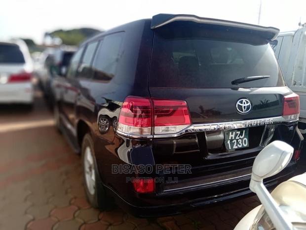 Toyota Land Cruiser 2017 Black