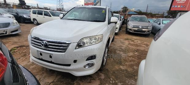 Toyota Vanguard 2008 White