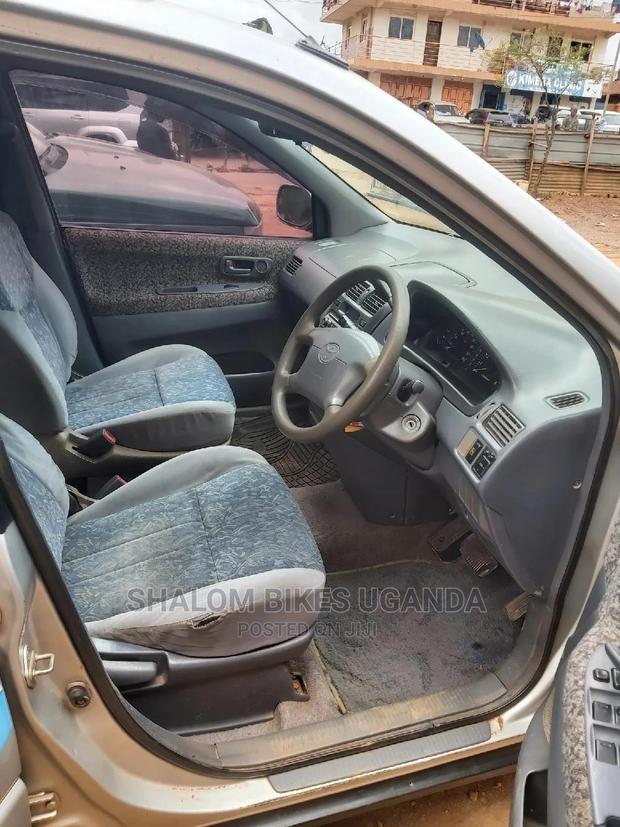 Toyota Ipsum 1999 Gray