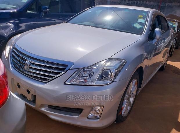 Toyota Crown Majesta 2009 Silver