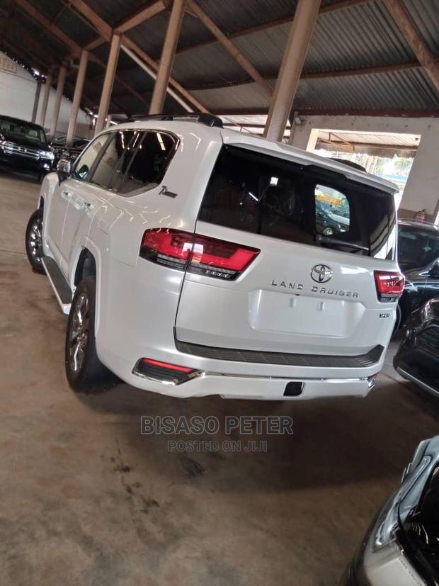 New Toyota Land Cruiser Prado 2022 White