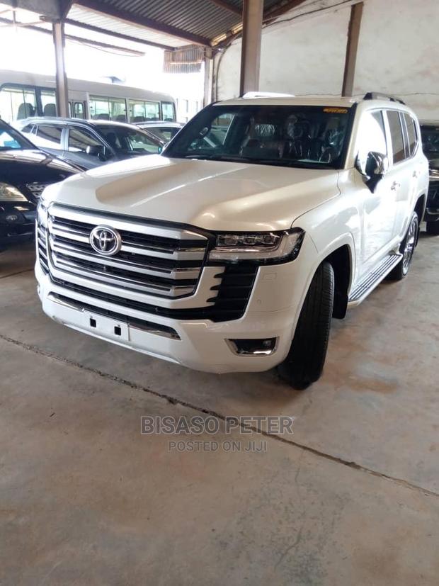 New Toyota Land Cruiser Prado 2022 White