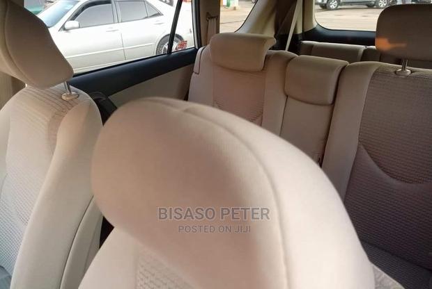 Toyota Vanguard 2009 White