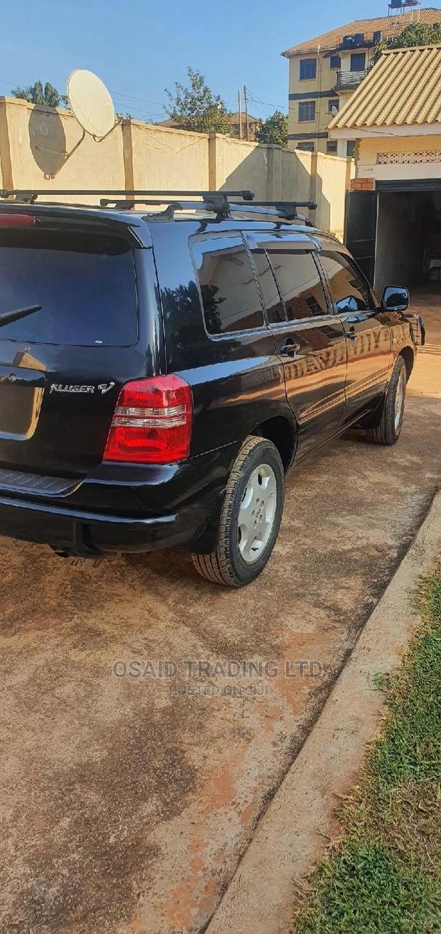 Toyota Kluger 2001 Black