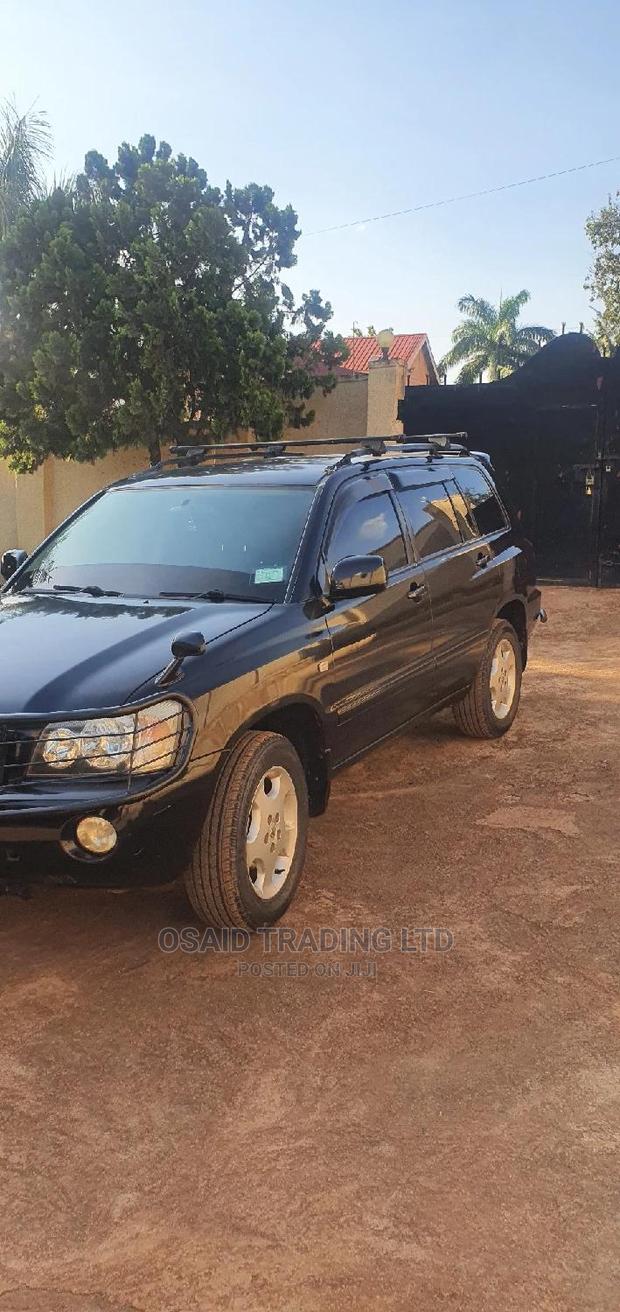 Toyota Kluger 2001 Black