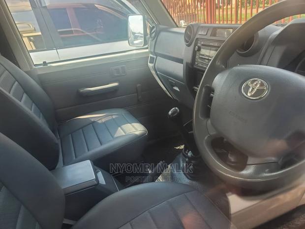 Toyota Land Cruiser Prado 1998 White
