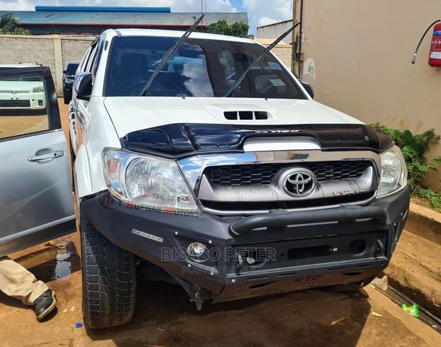 Toyota Hilux 2.5 D-4d SRX 2010 White