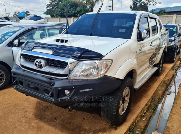 Toyota Hilux 2.5 D-4d SRX 2010 White
