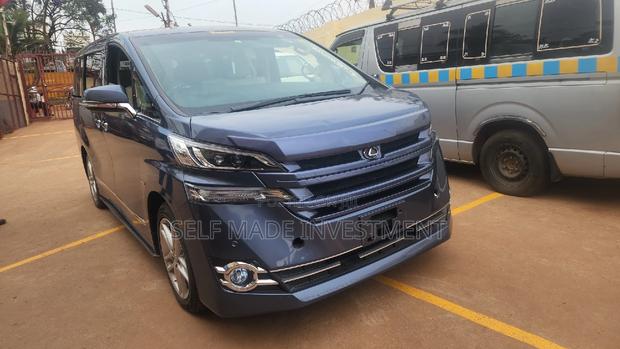 Toyota Alphard 2017 Blue