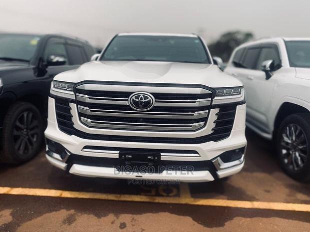 Toyota Land Cruiser Prado 2022 White