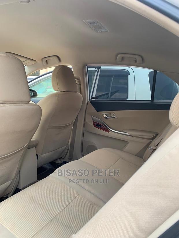 Toyota Premio 1.8 AWD 2014 White