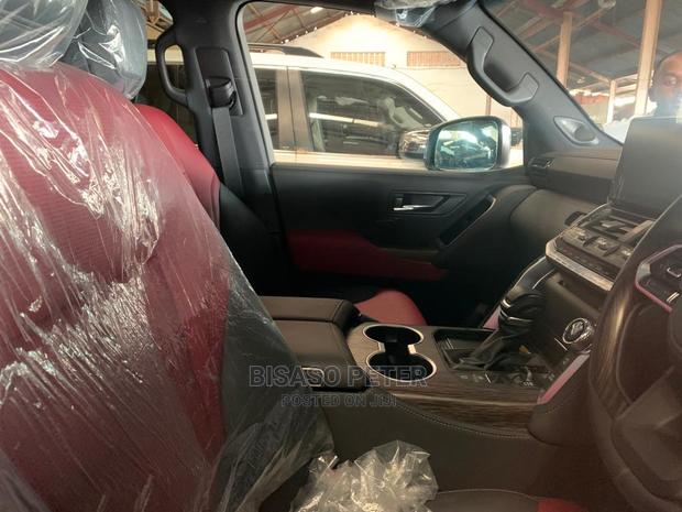 Toyota Land Cruiser Prado 2022 Black