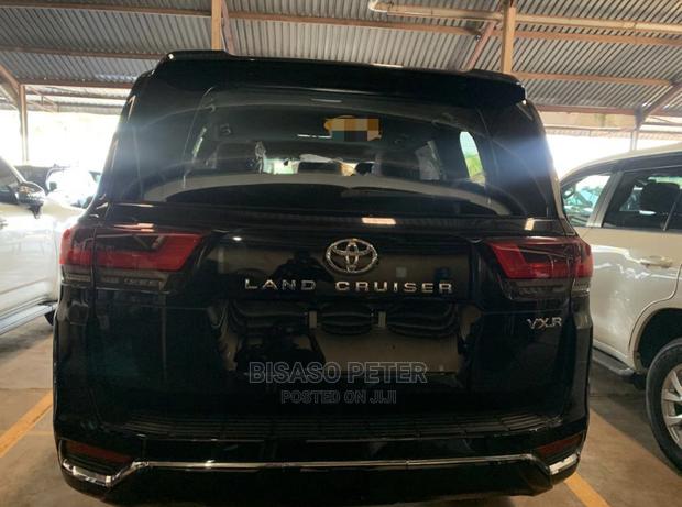 Toyota Land Cruiser Prado 2022 Black