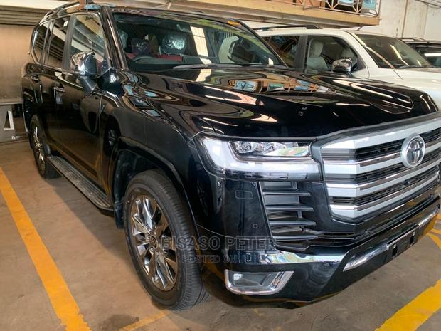 Toyota Land Cruiser Prado 2022 Black