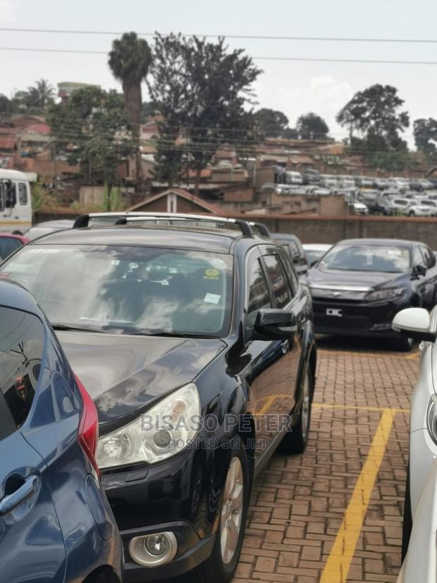 Subaru Outback 2.5i 2010 Black