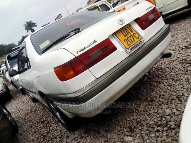 Toyota Premio 2001 White