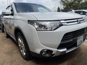 Mitsubishi Outlander 2014 White for sale