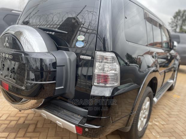 Mitsubishi Pajero 3.0 2009 Black