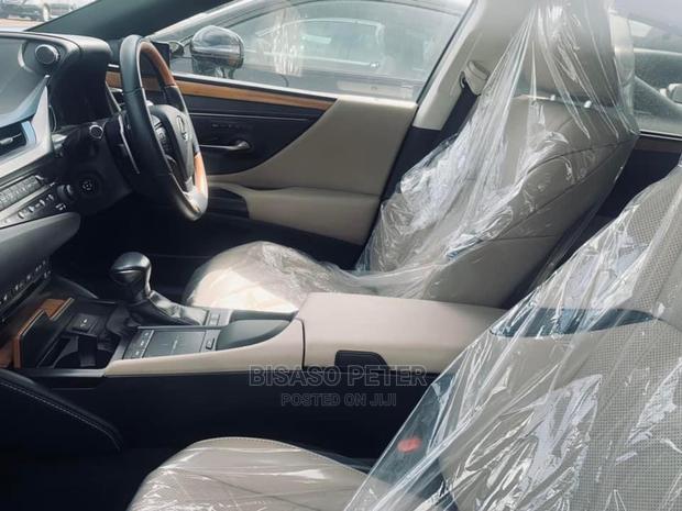 Lexus ES 2020 Silver