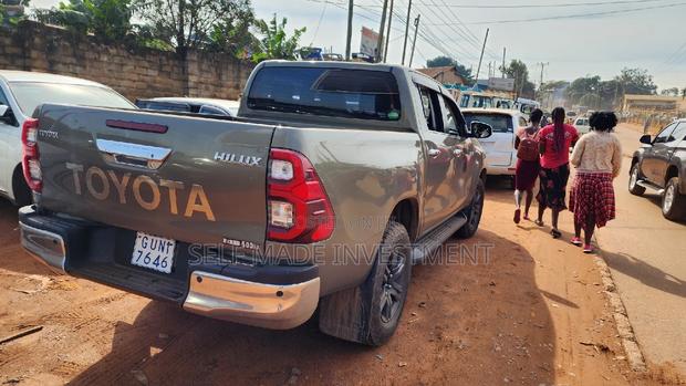 Toyota Hilux 2020 Green
