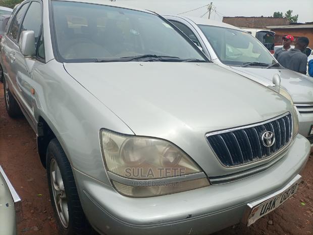 Toyota Harrier 2.4 16V 2000 Silver