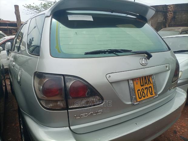 Toyota Harrier 2.4 16V 2000 Silver