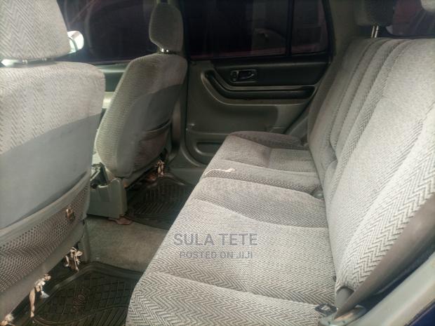 Toyota Noah 2.0 AWD (8 Seater) 2001 White