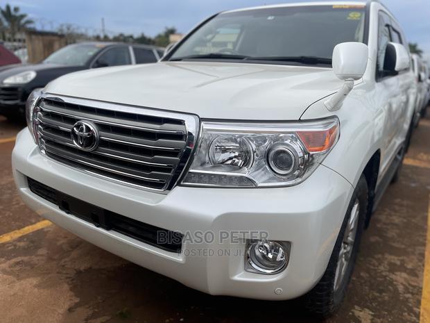 Toyota Land Cruiser 4.0 V6 DLX 2015 White