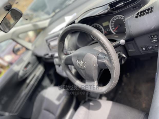 Toyota Wish 2010 Gray