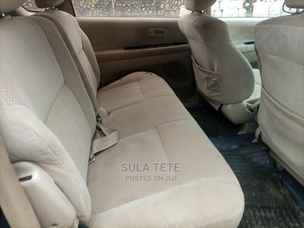 Toyota Ipsum 2001 White