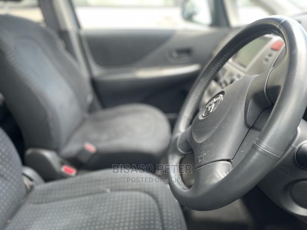 Toyota Ractis 1.5 AWD 2009 Black