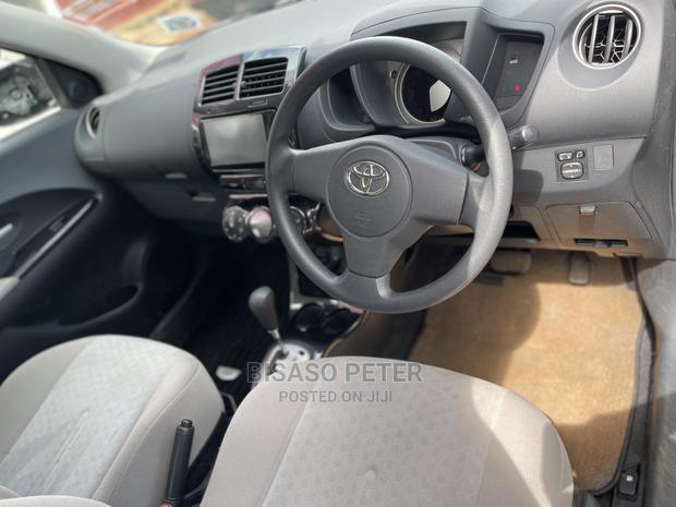 Toyota IST 2009 White