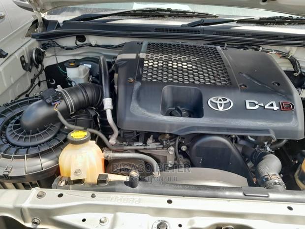Toyota Hilux SR 4x4 2013 Silver