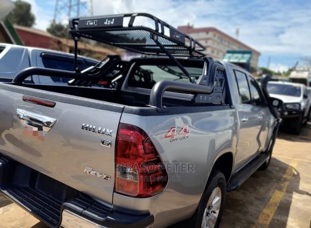 Toyota Hilux SR 4x4 2015 Silver
