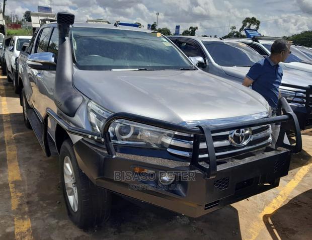 Toyota Hilux SR 4x4 2015 Silver