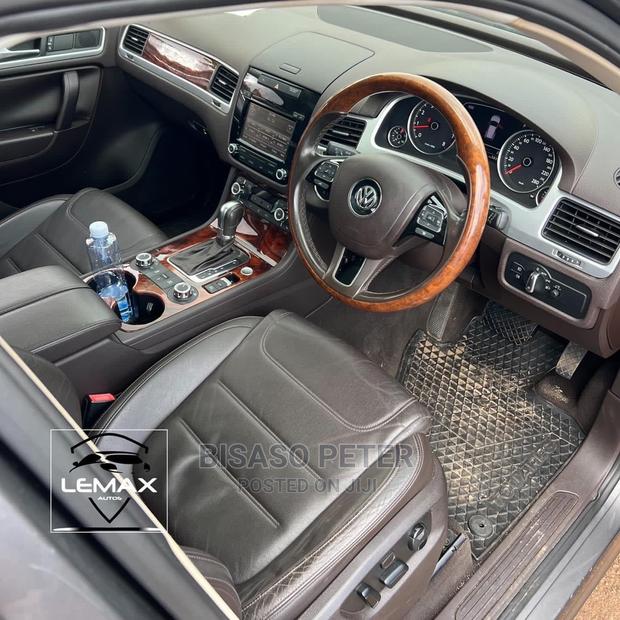 Volkswagen Touareg Hybrid 2011 Silver