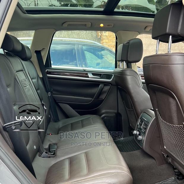 Volkswagen Touareg Hybrid 2011 Silver