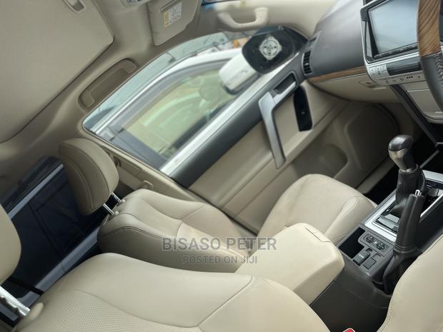 Toyota Land Cruiser Prado 2.8 2017 White