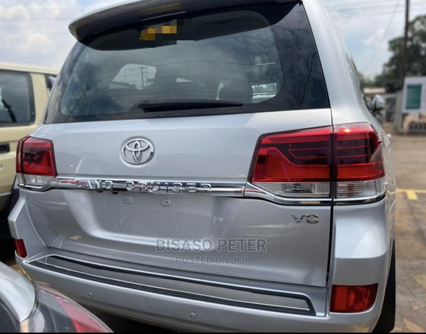 Toyota Land Cruiser 4.5 V8 TD 2018 Silver