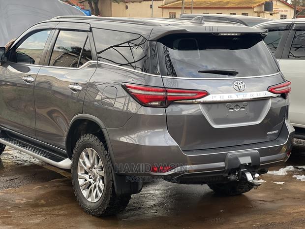 Toyota Fortuner 2022 Gray