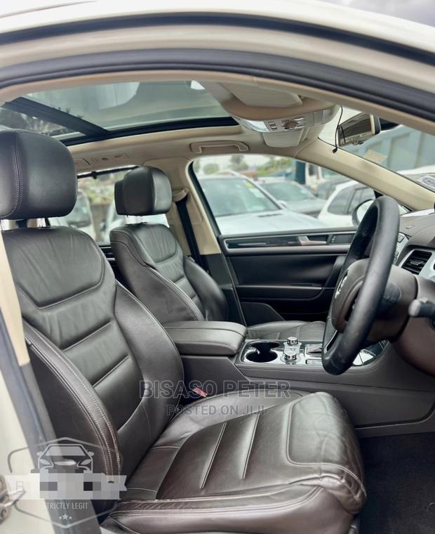 Volkswagen Touareg 2011 White