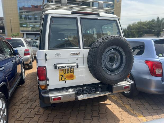 Toyota Land Cruiser 2013 White