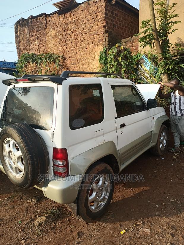 Mitsubishi Pajero 2005 White