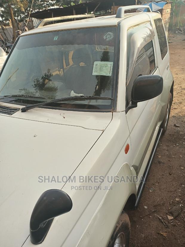 Mitsubishi Pajero 2005 White