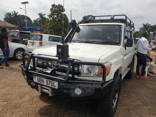 Toyota Land Cruiser Prado 1998 White