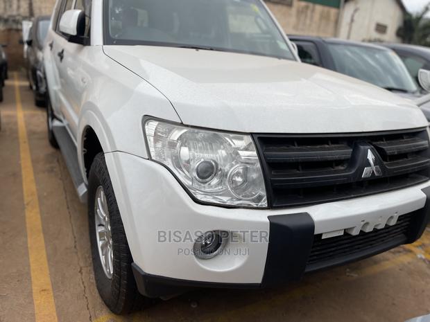 Mitsubishi Pajero 3.0 2010 White