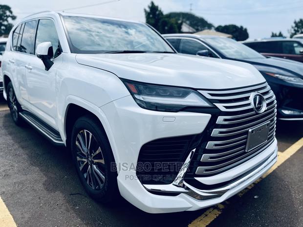 Lexus LX 2022 White