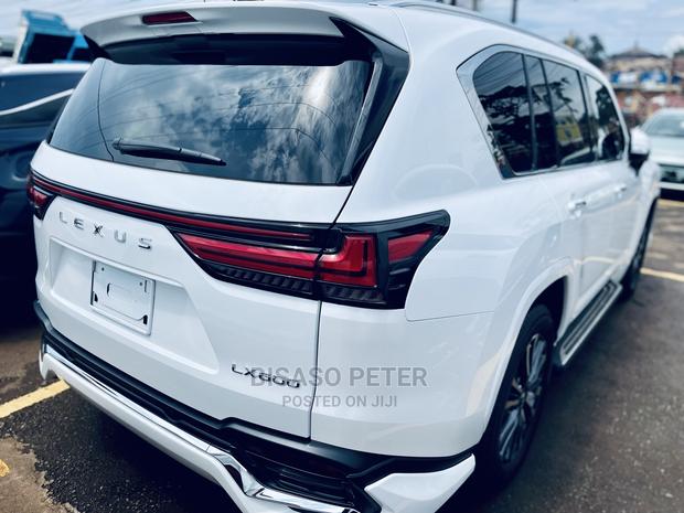 Lexus LX 2022 White