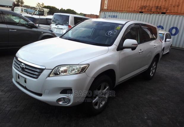 Toyota Vanguard 2008 White